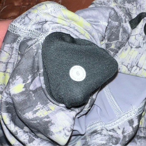 Lululemon leggings 25” - Picture 3 of 3